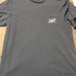 Men’s Vineyard Vines pocket tee